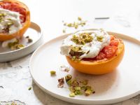 Grapefruit-Brûlée mit Pistazien Rezept
