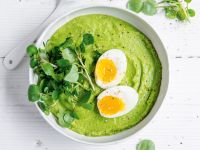 Grüne Smoothie-Bowl mit Ei Rezept