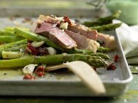 Grüner Spargel mit Kalbssteak Rezept