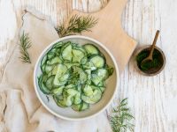 Gurkensalat mit saurer Sahne Rezept