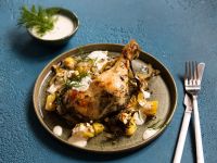 Hähnchen mit Zwiebeln, Kartoffeln, Dill und Feta vom Blech Rezept