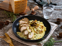 Hähnchenbrust mit Grana-Padano-Kruste, Lauch und Kartoffelpüree Rezept