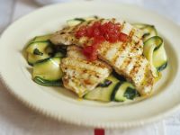 Hähnchenschnitzel mit Zucchinistreifen Rezept