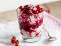 Hafer-Kokos-Porridge mit Beeren Rezept
