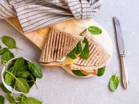 High Protein-Wraps mit Räucherlachs Rezept