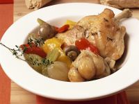 Huhn in Weinsauce nach französischer Art (Coq au vin) Huhn in Weinsauce nach französischer Art (Coq au vin)