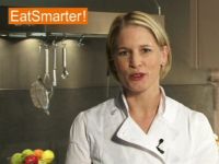 Apfel in feine Scheiben schneiden