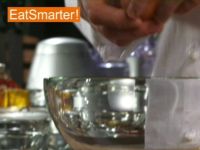 Wie Sie ein Ei schnell und einfach gut verquirlen