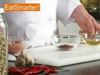 Wie Sie Hähnchenbrust-Filetwürfel aromatisch marinieren