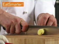 Wie Sie frischen Ingwer im Handumdrehen grob hacken