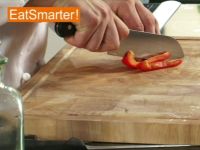 Wie Sie Paprikaschoten am besten in Würfel schneiden