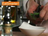 Wie Sie Schnittlauch kinderleicht in lange Röllchen schneiden