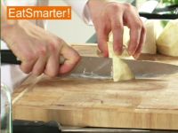 Wie Sie Knollensellerie mühelos in feine Streifen schneiden