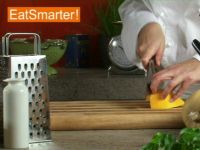 Wie Sie Kürbisfruchtfleisch gekonnt in Julienne schneiden