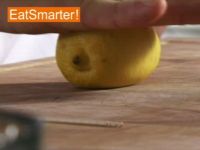 Wie Sie eine Zitrone optimal auspressen