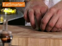 Wie Sie Minzblätter effektiv in feine Streifen schneiden