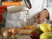 Wie Sie gekonnt Eigelb mit Zucker schaumig rühren