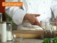 Wie Sie Brotteig mit frischer Hefe kinderleicht zubereiten