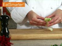 Wie Sie Fenchelknollen am besten in Stifte schneiden