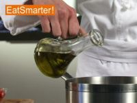 Wie Sie Chorizo-Würfel richtig in Öl anbraten