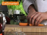 Wie Sie eine Möhre problemlos in Stifte schneiden