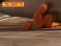 Wie Sie Möhren effektiv in grobe Stücke schneiden