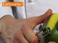 Wie Sie eine Mango am besten schälen und halbieren