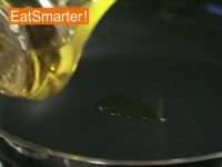 Wie Sie Gewürze richtig in der Pfanne anrösten