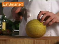 Wie Sie mühelos Kugeln aus einer Melone ausstechen