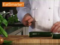 Wie Sie eine Zucchini blitzschnell in Würfel schneiden
