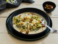 Käse-Lauch-Suppe mit Tofuwürfeln Rezept