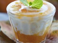 Kaki-Kürbis-Marmelade mit Joghurt Rezept