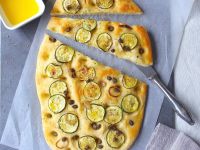 Kartoffel-Focaccia mit Zucchini Rezept