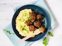 Kartoffel-Pastinaken-Püree mit Hack-Möhren-Bällchen Rezept