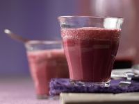 Kefir-Drink mit Schwarzen Johannisbeeren Rezept