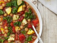 Kichererbsen-Quinoa-Gemüsesuppe Rezept