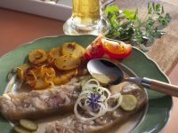 Knöcherlsülze mit gebratenen Kartoffeln Knöcherlsülze mit gebratenen Kartoffeln