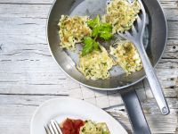 Kohlküchlein mit Tomatensauce und Le Gruyère AOP Rezept