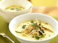 Kokos-Hähnchen-Suppe mit Sprossen Rezept