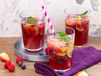 Kombucha-Beeren-Mocktail Video| EAT SMARTER