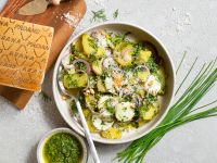 Kräuter-Kartoffelsalat mit Ei und Grana-Padano-Pesto Rezept