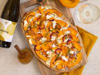 Kürbis-Flammkuchen mit Ziegenkäse und Riesling-Gelee Rezept