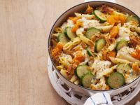 Kürbis-Nudel-Gratin mit Zucchini Rezept