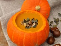 Kürbissuppe mit Maronen Rezept