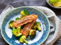 Lachs mit Sesamkruste und Brokkoli Rezept