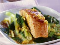 Lachsfilet mit Sesam und grünem Gemüse Rezept