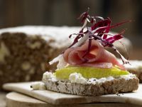 Lachsschinken-Frischkäse-Brote Rezept