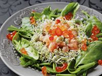 Lachstatar mit Sprossen und jungem Spinat Rezept