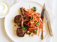 Lammkoteletts mit Möhren-Kichererbsen-Salat Rezept