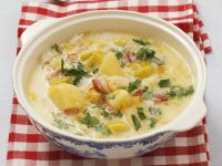 Lauch-Kartoffel-Suppe mit saurer Sahne und Speck Rezept